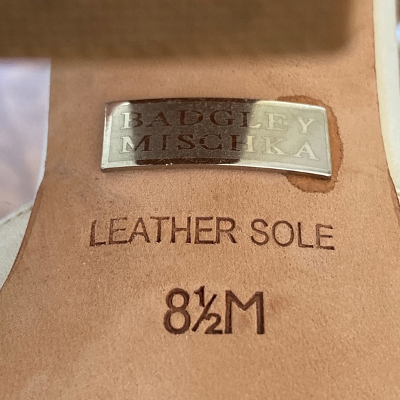 Badgley Mischka Ivory jeweled heels size 8.5 - Picture 9 of 9